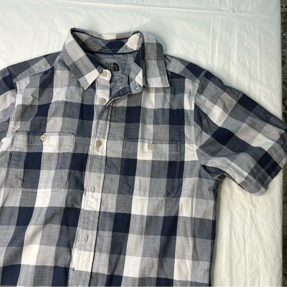 ! The North Face men’s shirt